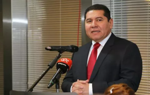 Rubén De León reconoce que reelegirse es una opción 