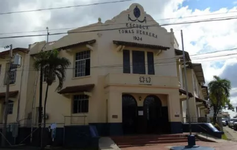 Padres de familia rechazan jornada única en la escuela Tomás Herrera