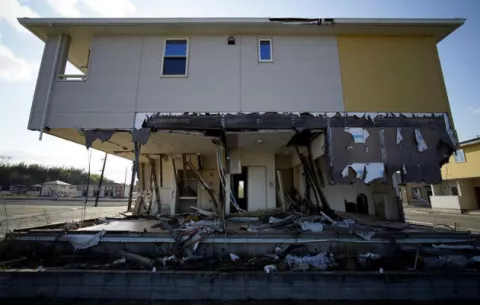 Un estudio nipón revela la causa del inusual poder destructivo del tsunami 