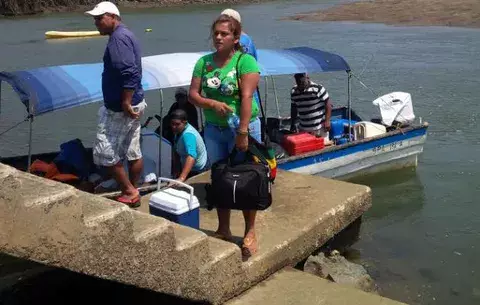 Educadores en Veraguas exigen el pago de viáticos