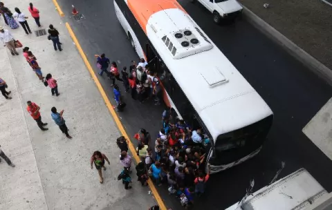 Transportation, a problem that affects thousands of Panamanians