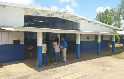 Por cuadros de alergias suspenden clases en colegio