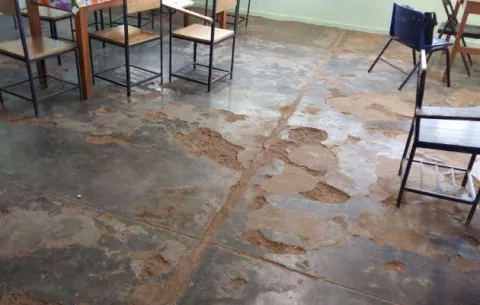 Escuela Ana Polo Tapia de Aguadulce se 'cae a pedazos' y abandonada