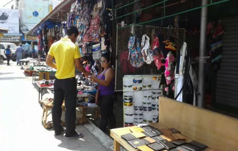 MOP ordena desalojo de buhoneros de mercado en Chitré
