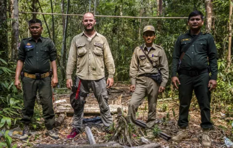 La peligrosa lucha por salvar los bosques de Camboya