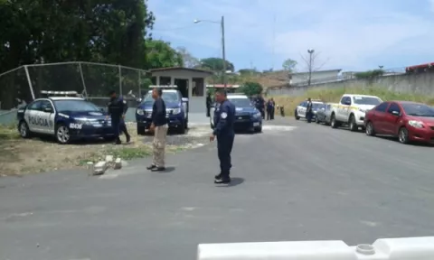 Posible reyerta, fuga y dos muertes en la cárcel de mujeres