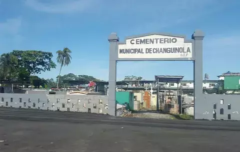 Invasores hurtan las velas de cementerio para alumbrarse 