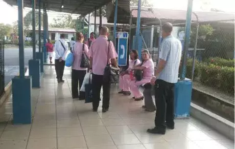 Clases continúan paralizadas en colegio Claudio Vásquez
