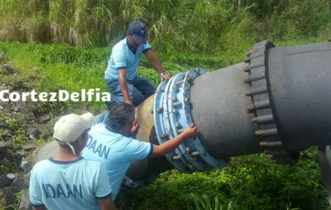 Siguen sin agua potable en Cristóbal ahora por ruptura de tubería de 30"