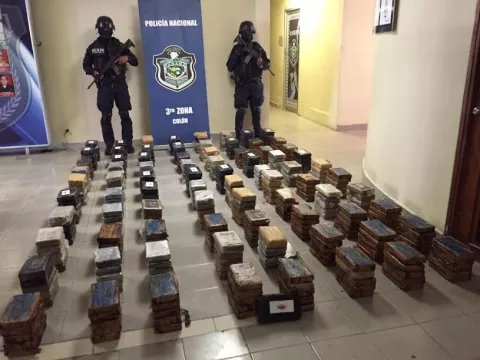 Decomisan 401 paquetes de droga en puerto de Colón