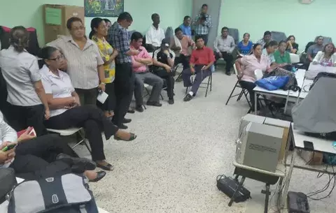 Estudiante le apuntó con un arma de fuego a la subdirectora