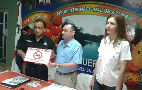 Prohíben vender y fumar cigarrillo en la Feria de Azuero