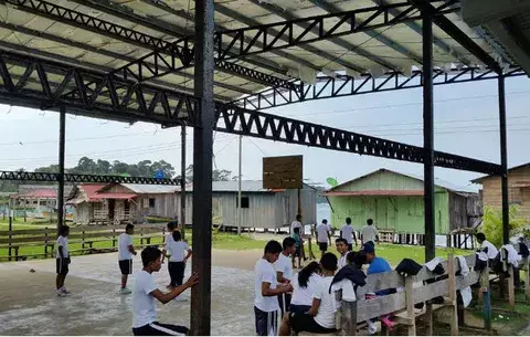 Gimnasio es un peligro para estudiantes en colegio de la comarca Ngäbe Buglé