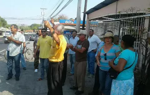 Guareños salen a protestar frente a la CSS