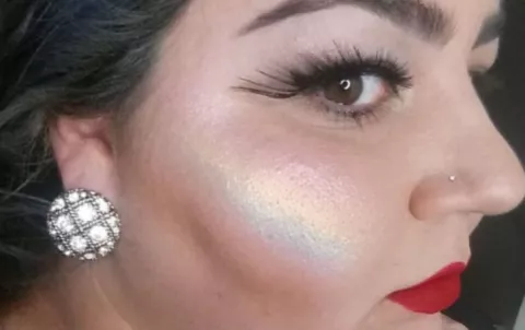 ¿Lamida de unicornio mágico? Mira esta nueva tendencia en maquillaje