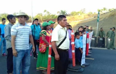 Cierre en Horconcitos por aulas ranchos en escuela de Boca de Remedios