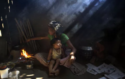 India: Ola de calor hace que gobierno prohíba cocinar de día
