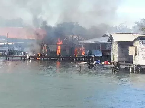 Incendio deja diez damnificados en Isla Carenero, Bocas del Toro
