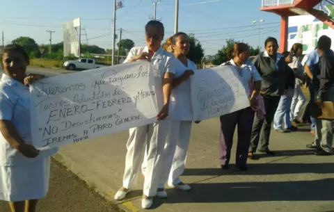 Médicos cierran los cuatro paños de la carretera Interamericana 