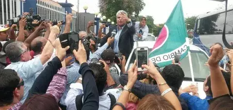 “The country is totally fed up with ineptitude and hypocrisy”