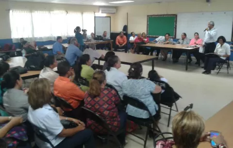 Buscan alternativas para reinicio de clases en Parita 