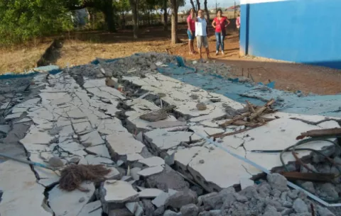 Exigen destitución de la directora de escuela en Aguadulce