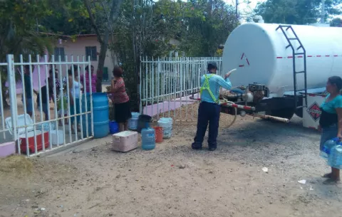Reparan dos de tres bombas de agua en penonomé