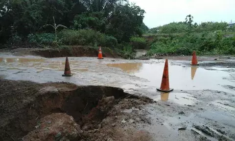 Colapso parcial de puente en Punta Delgadita de Santiago