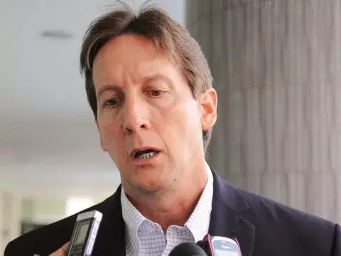 Caso SAP-CSS "se va a caer",  al ser sustentado en un informe que da risa, Sáez Llorens