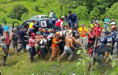 Encuentran anciana extraviada en montañas de Bocas del Toro