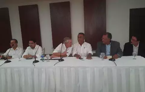 Transportistas del interior suspenden paro de transporte
