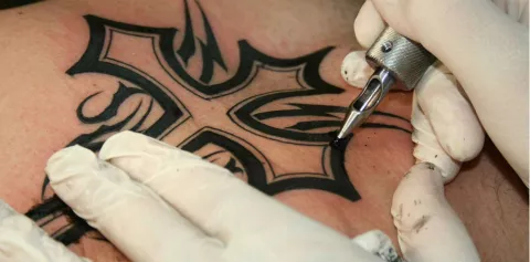 Tener tatuajes podría ser bueno para la salud
