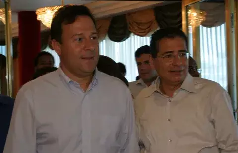 Government reflects the image of an accomplice in scandal