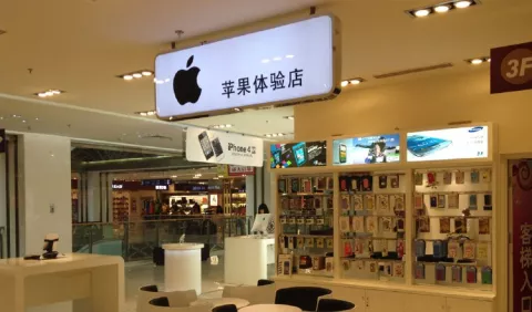 iPhone ya no es solo de Apple, ahora también hay bolsos y  accesorios