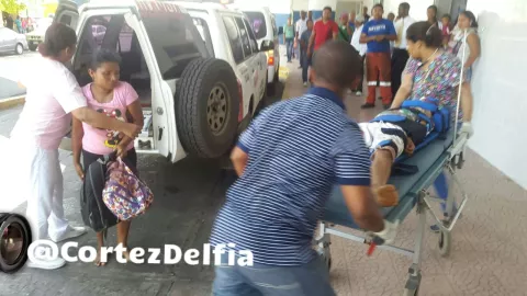 Ocho heridos en colisión y vuelco en Achiote, costa abajo de Colón