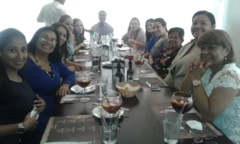 Diputado panameñista asegura en Twitter que tiene 11 secretarias