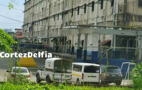 Bajo estrictas medidas de seguridad realizan requisa en cárcel de Colón