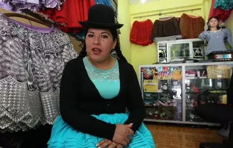 La elegancia de las "cholitas" bolivianas llega a la Gran Manzana