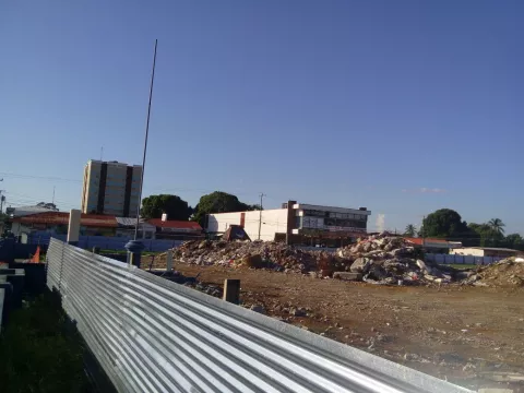 Paralizan trabajos del Centro Básico Antonio José de Sucre en David