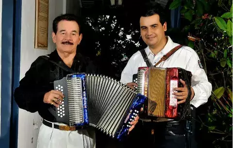 Dorindo celebra 59 años tocando y con nueva producción 