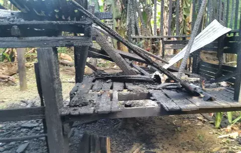 Pareja se salva de milagro en incendio que consumió su vivienda en El Empalme
