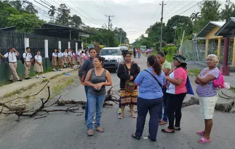 Exigen nombramientos y un bus en El Silencio, Bocas