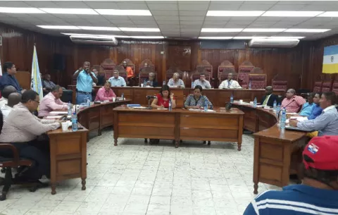 Representantes emplazan a empresa recolectora de desechos en Colón