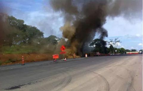 Articulado se incendia próximo al puesto de  Guabala