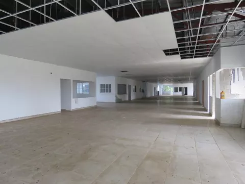 Mientras campesinos esperan por hospital de Tambo, facinerosos arrasan