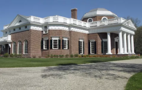 Subastan réplica de mansión de Thomas Jefferson 