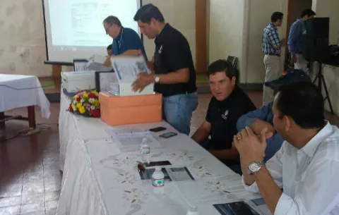 Cinco empresas en acto de licitación para construcción de calles en Aguadulce
