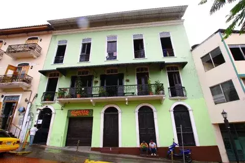 Investigarán a propietarios de hostal por posible discriminación