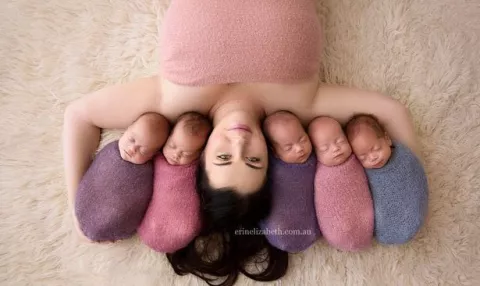 La foto de una madre con sus quintillizos se vuelve viral