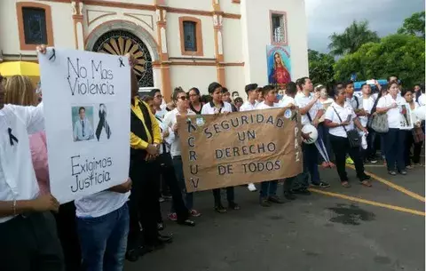 Marchan por Santiago exigiendo justicia por crimen del estudiante José Buglione